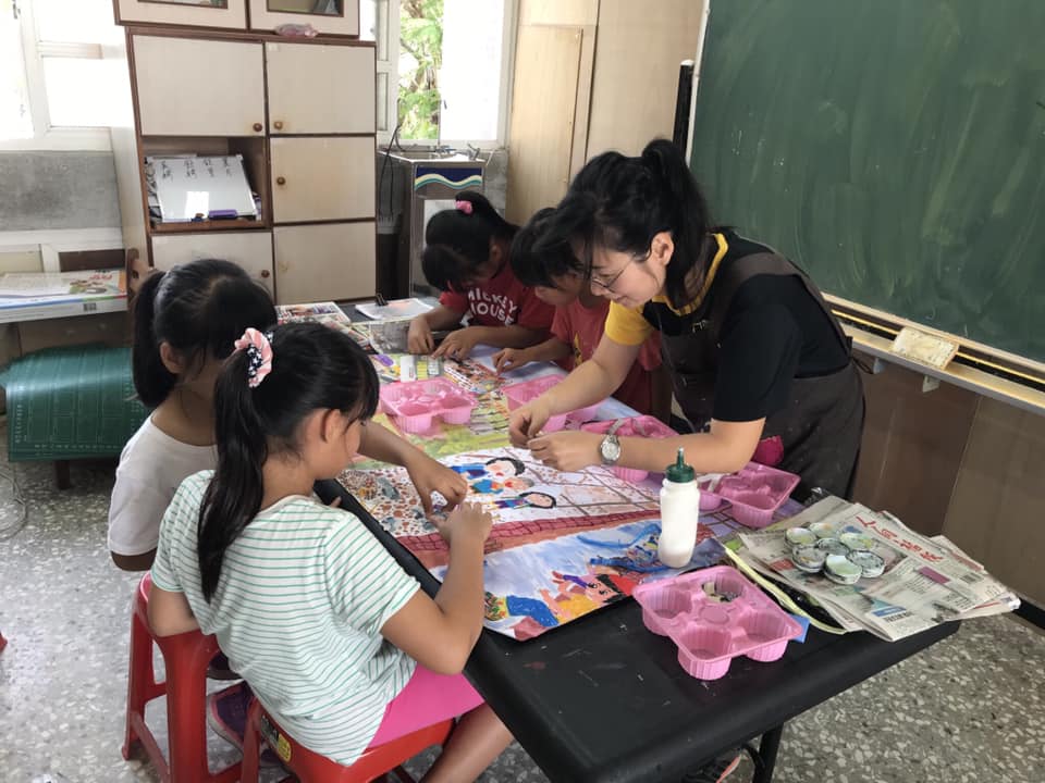 龍山國小鹽田繪畫集體創作過程