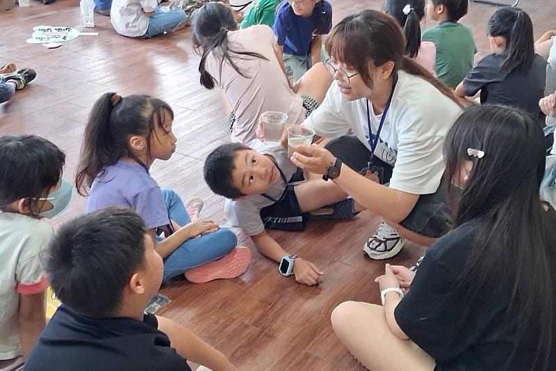 南大USR走進光復實小 英語科技營認識鹽業與黑面琵鷺